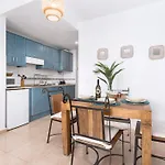 Home2Book Tranquil Oasis Apt, Pool & Terrace